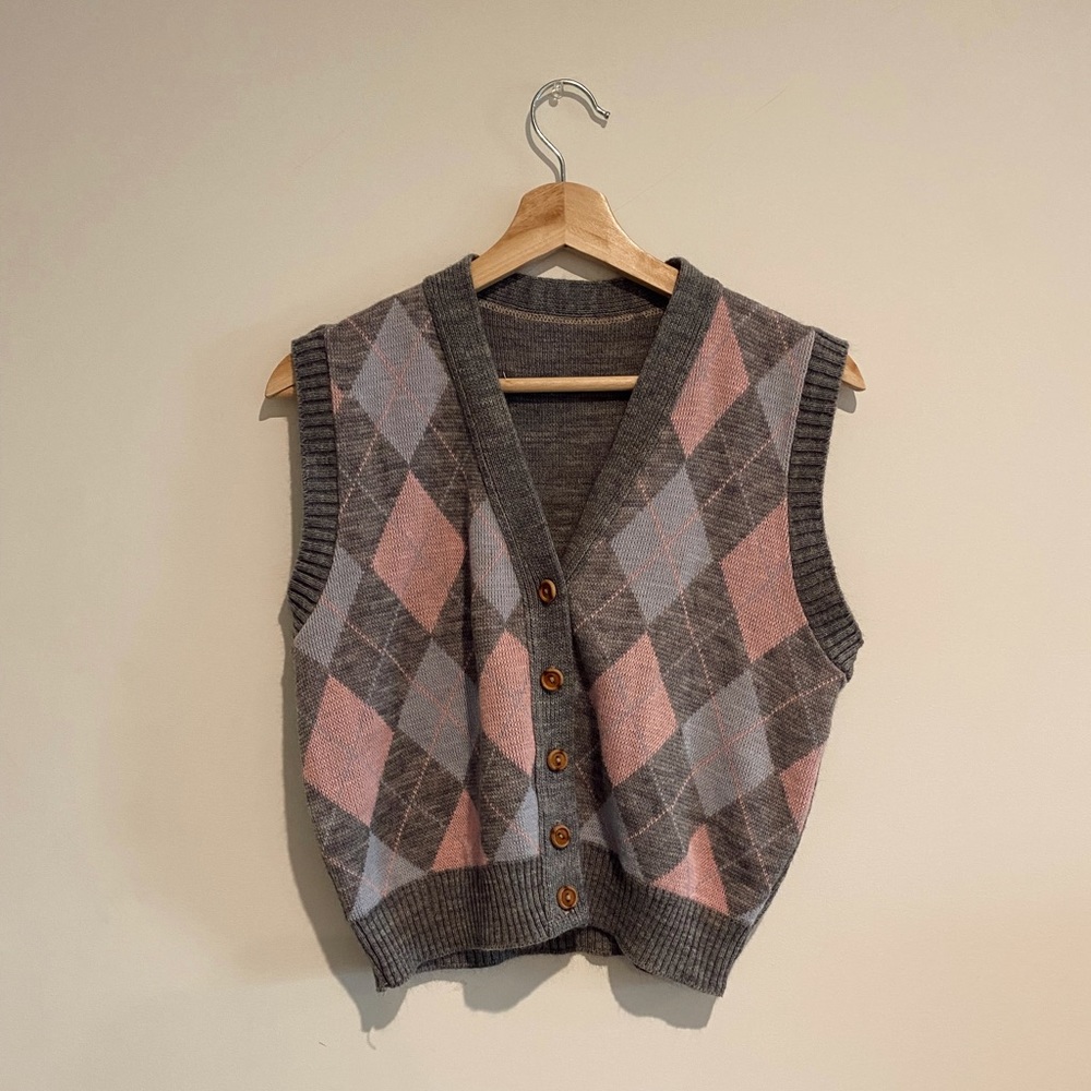 knit sweater vest! super cute blue and pink pattern